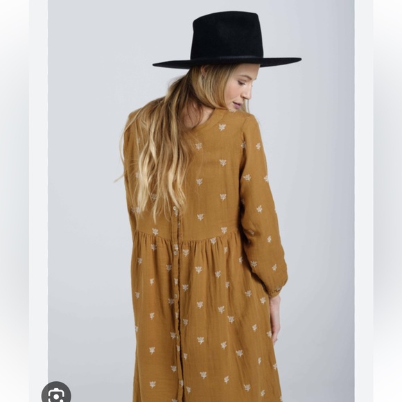 • Rylee and Cru • Women’s Alice Tulip Embroidered Midi Dress Ginger Brown White - Picture 2 of 6